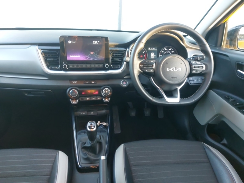 Used Kia Stonic 2022 for sale - 76779481: Photo 2