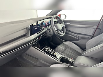 Used Volkswagen Golf 2024 for sale - 77851556: Photo