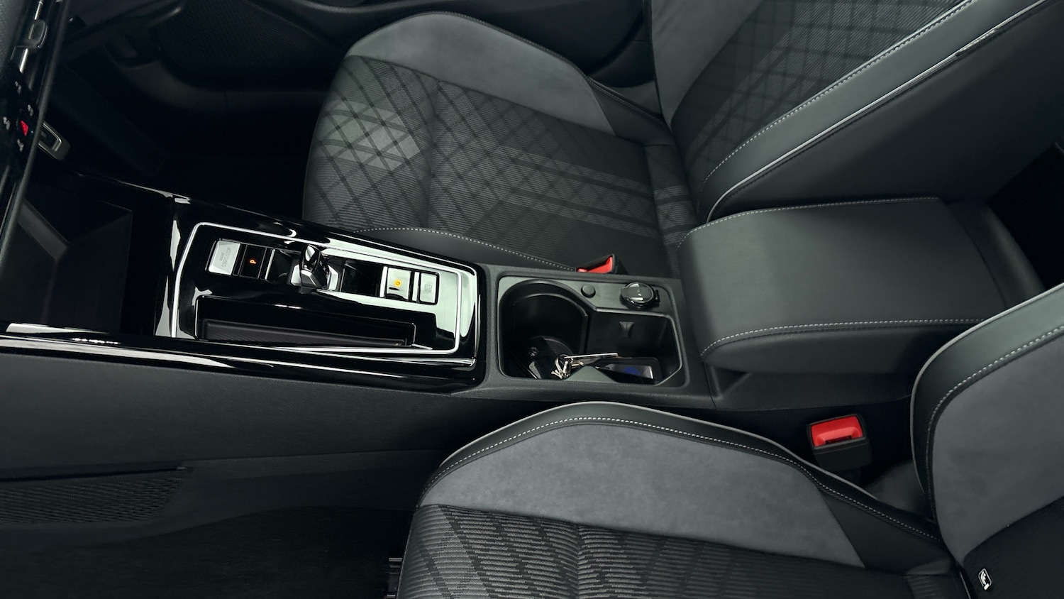 Used Volkswagen Golf 2024 for sale - 77851556: Photo 33