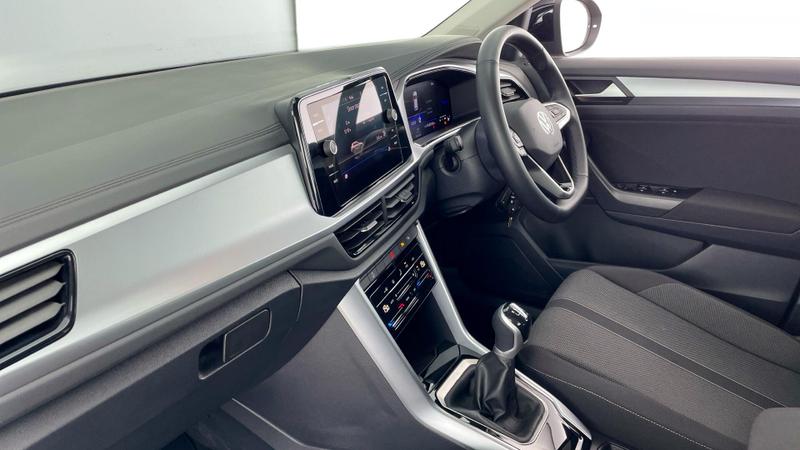 Used Volkswagen T-Roc 2024 for sale - 76222603: Photo 2