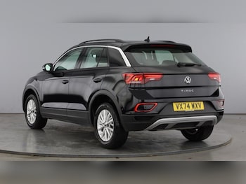 Used Volkswagen T-Roc 2024 for sale - 76222603: Photo