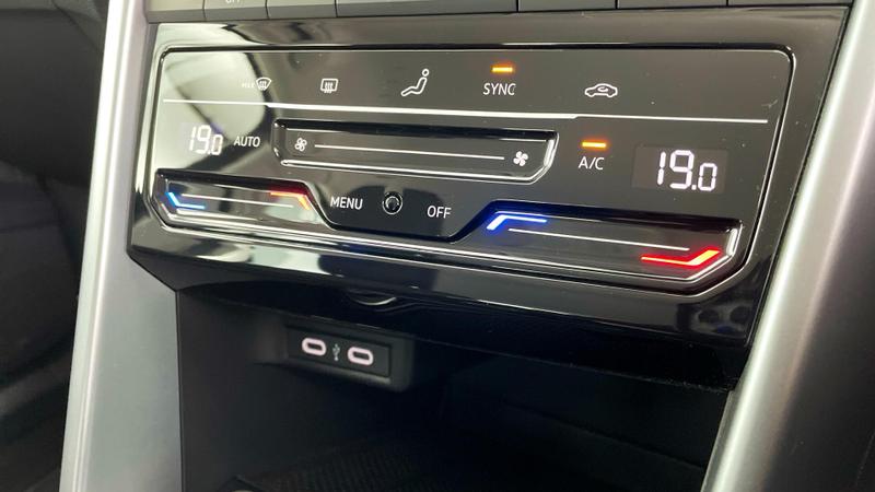 Used Volkswagen T-Roc 2024 for sale - 76222603: Photo 7