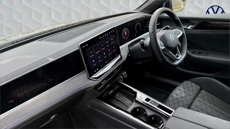 Used Volkswagen Passat 2025 for sale - 75475237: Photo 2