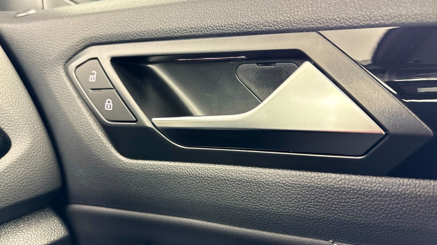 Used Volkswagen T-Roc 2025 for sale - 77781935: Photo 28