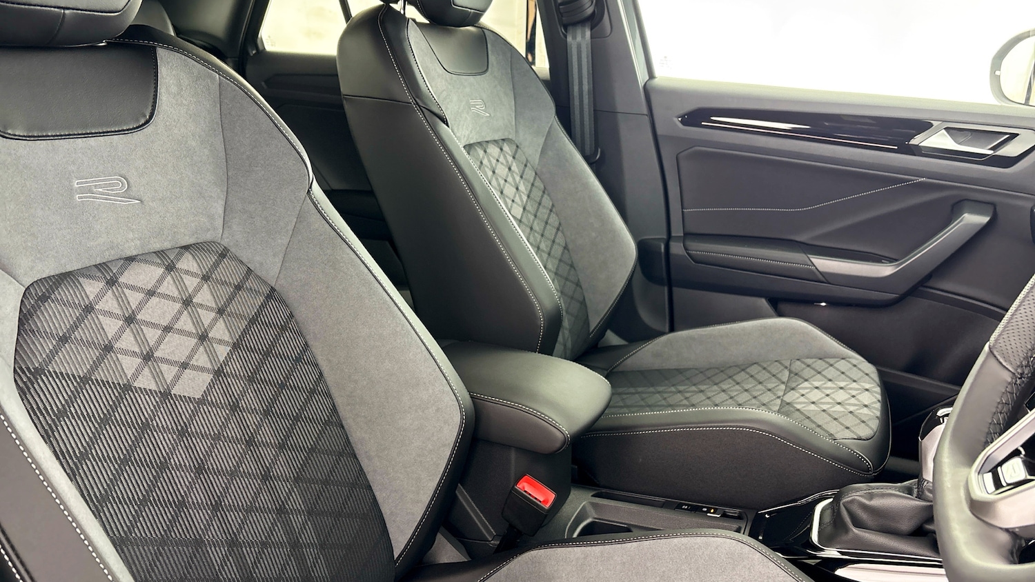 Used Volkswagen T-Roc 2025 for sale - 77781935: Photo 30