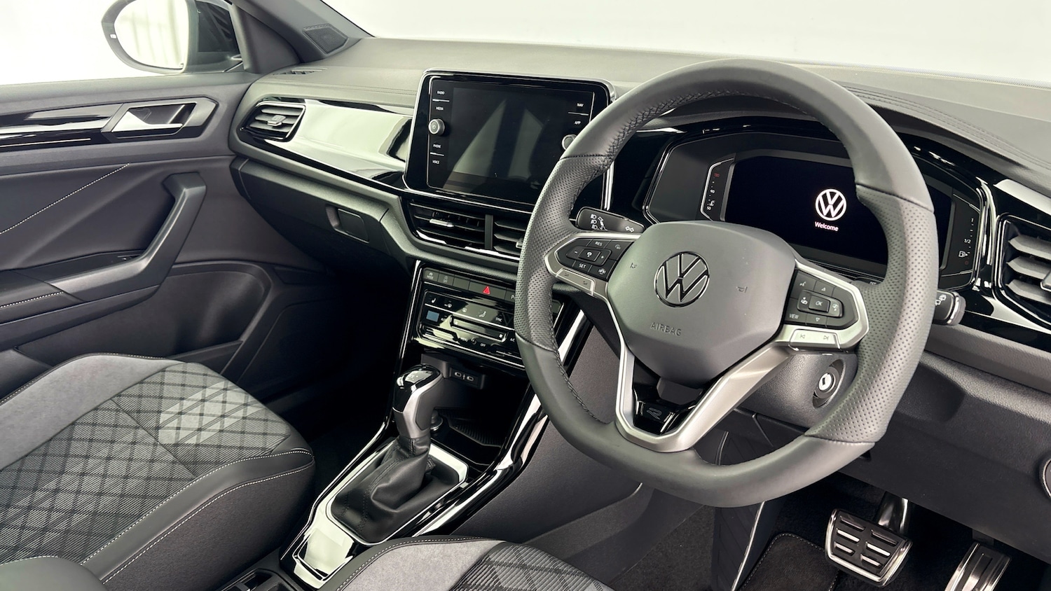 Used Volkswagen T-Roc 2025 for sale - 77781935: Photo 6