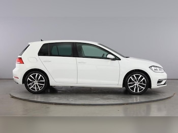Used Volkswagen Golf 2018 for sale - 76421988: Photo