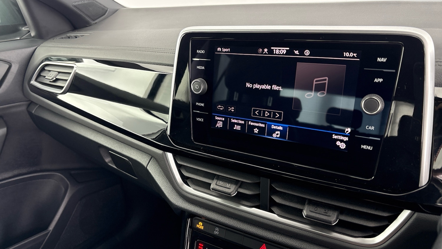 Used Volkswagen T-Roc 2022 for sale - 77918066: Photo 15