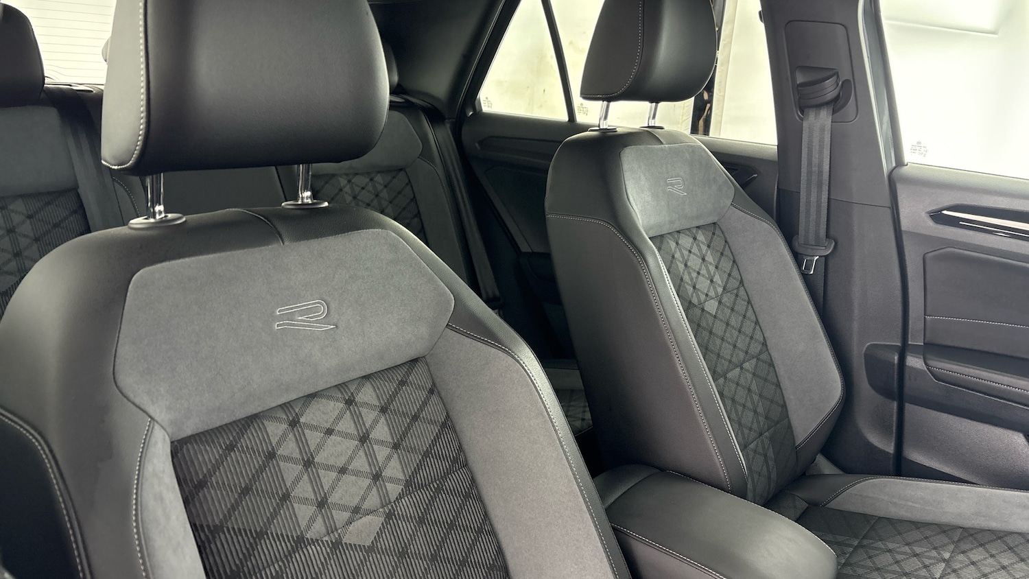 Used Volkswagen T-Roc 2022 for sale - 77918066: Photo 21