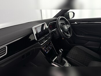 Used Volkswagen T-Roc 2022 for sale - 77918066: Photo