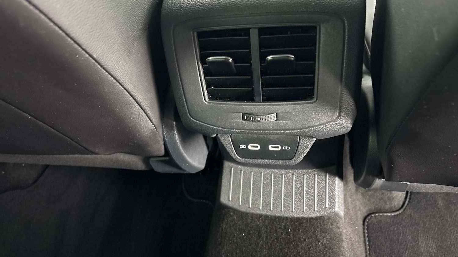 Used Volkswagen T-Roc 2022 for sale - 77918066: Photo 32