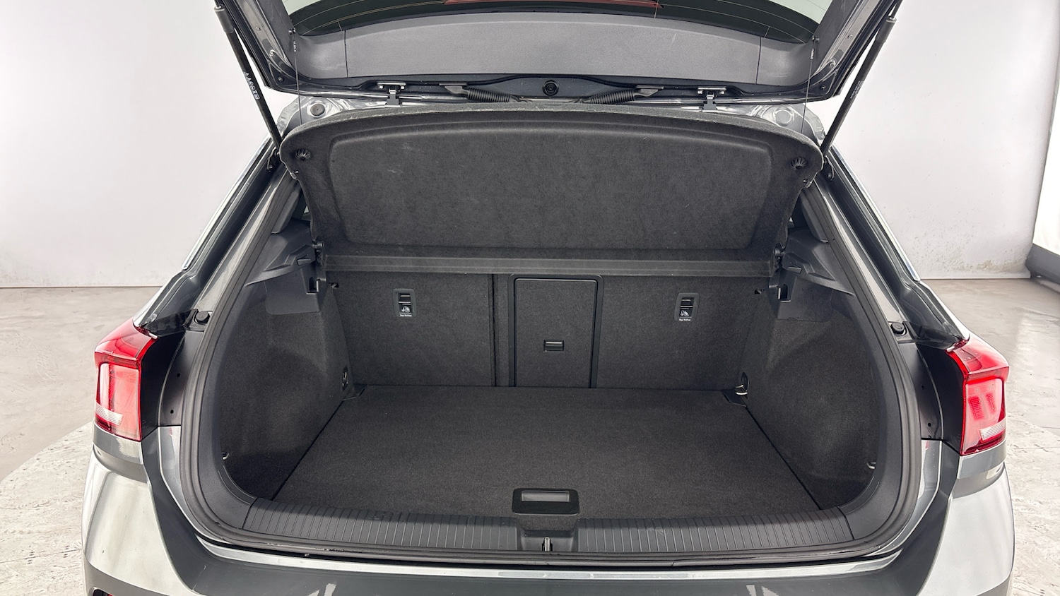 Used Volkswagen T-Roc 2022 for sale - 77918066: Photo 34