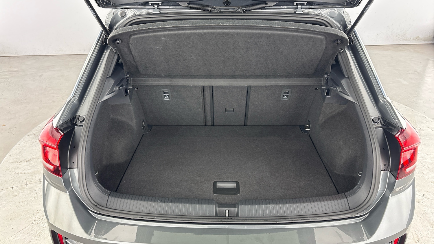 Used Volkswagen T-Roc 2022 for sale - 77918066: Photo 35