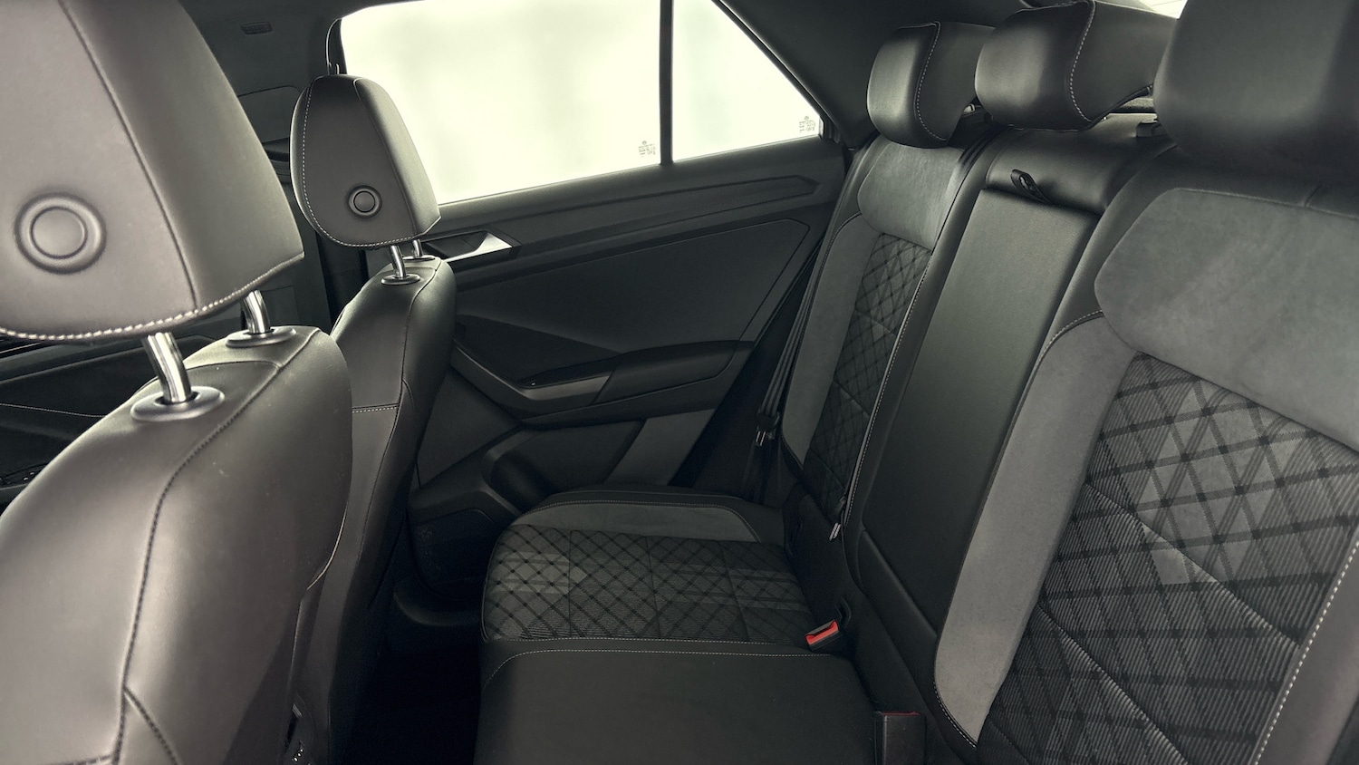 Used Volkswagen T-Roc 2022 for sale - 77918066: Photo 37