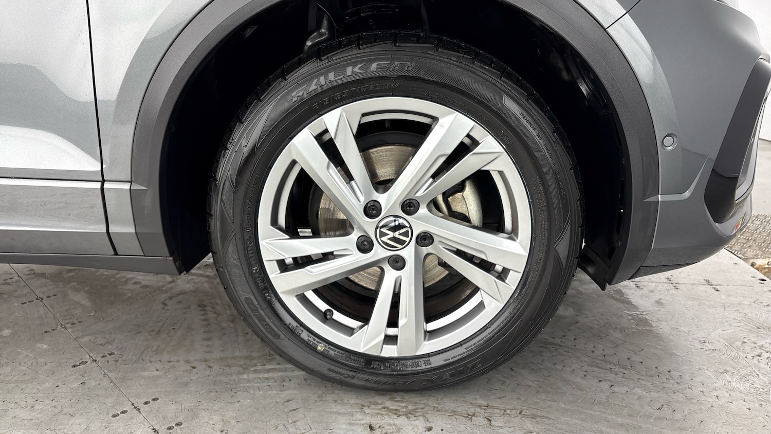 Used Volkswagen T-Roc 2022 for sale - 77918066: Photo 5