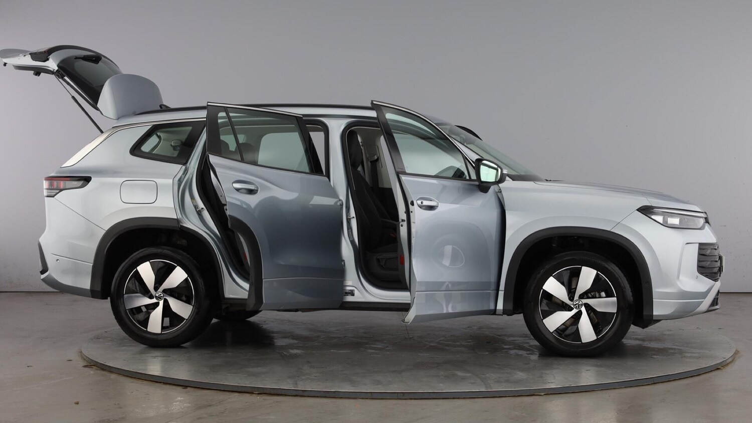 Used Volkswagen Touran 2025 for sale - 77776579: Photo 10