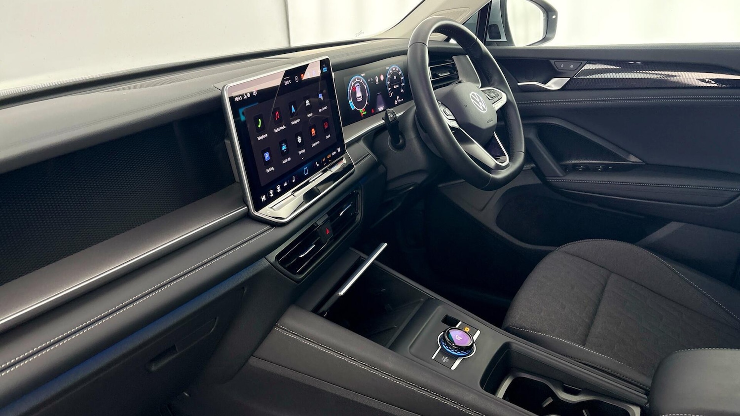 Used Volkswagen Touran 2025 for sale - 77776579: Photo 2