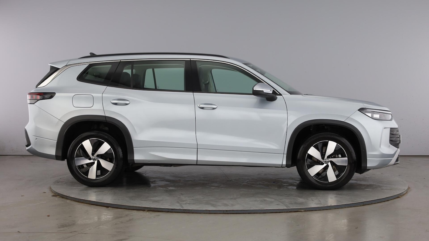 Used Volkswagen Touran 2025 for sale - 77776579: Photo 4