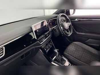 Used Volkswagen T-Roc 2022 for sale - 75718131: Photo