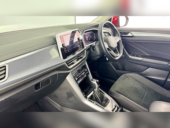 Used Volkswagen T-Roc 2024 for sale - 77881221: Photo