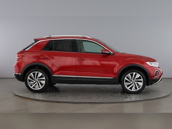Used Volkswagen T-Roc 2024 for sale - 77881221: Photo