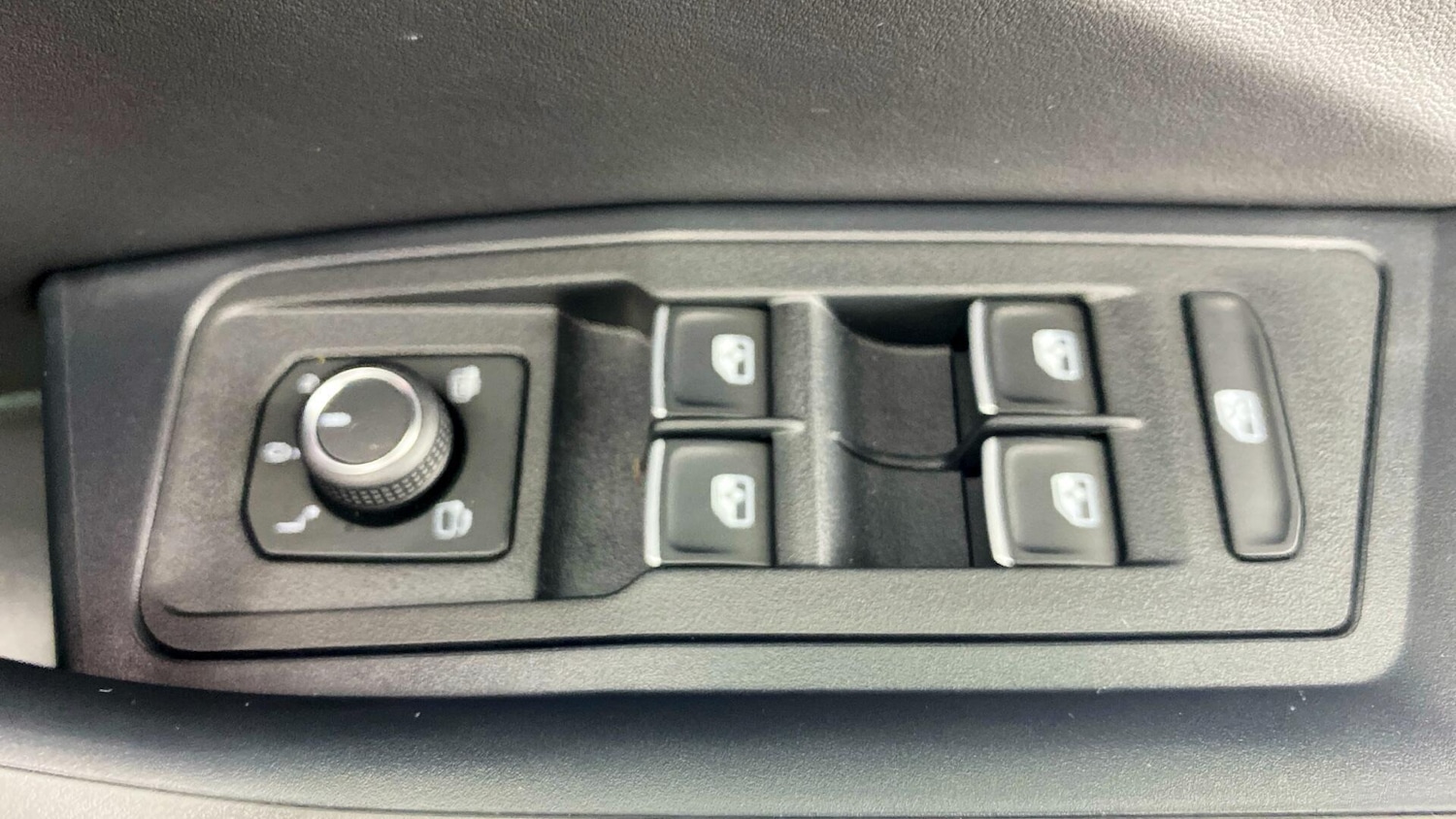 Used Volkswagen T-Roc 2025 for sale - 77813491: Photo 19