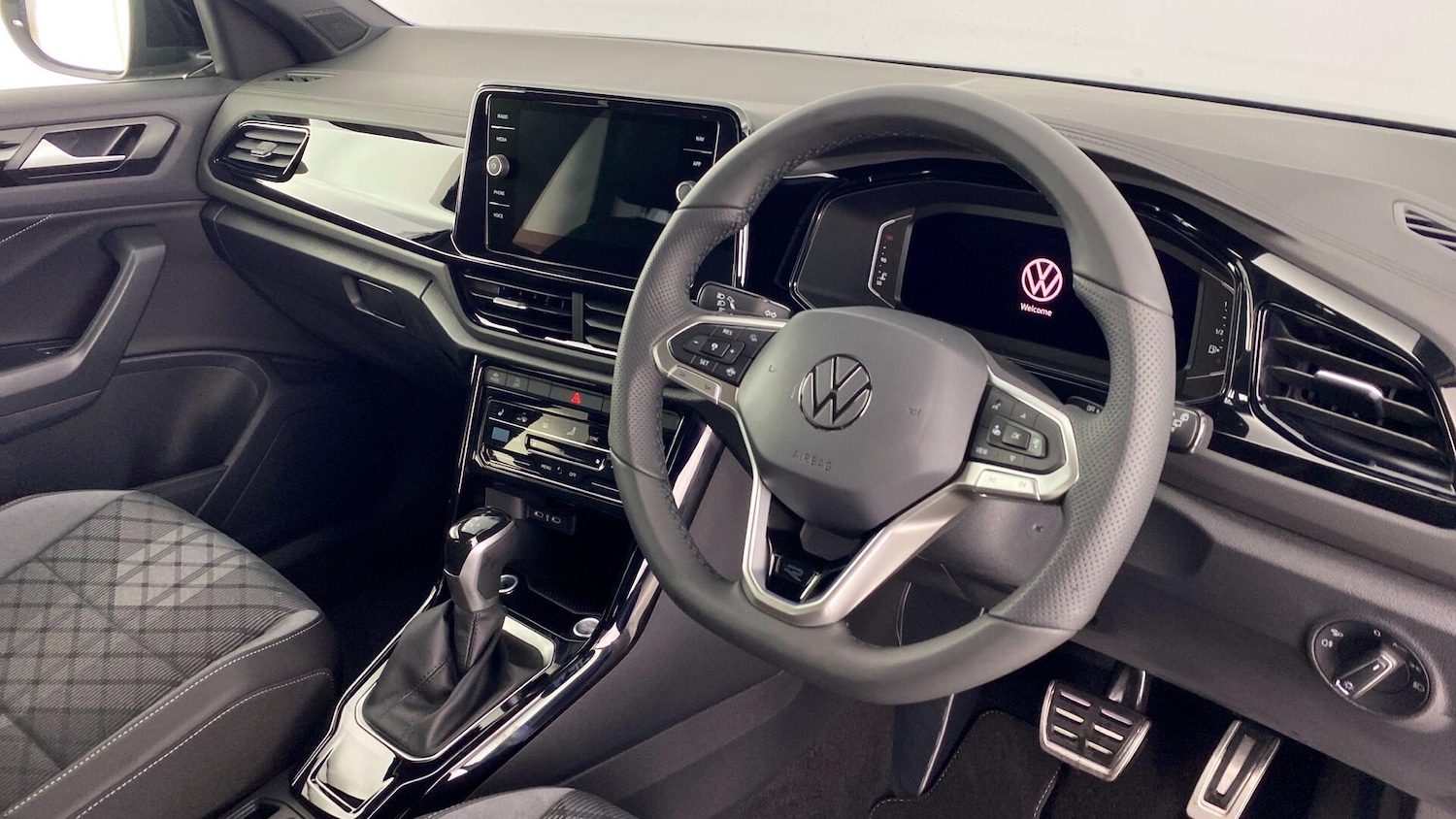 Used Volkswagen T-Roc 2025 for sale - 77813491: Photo 6