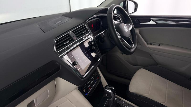Used Volkswagen Tiguan 2022 for sale - 76931208: Photo 2