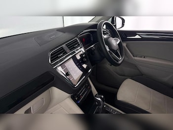 Used Volkswagen Tiguan 2022 for sale - 76931208: Photo