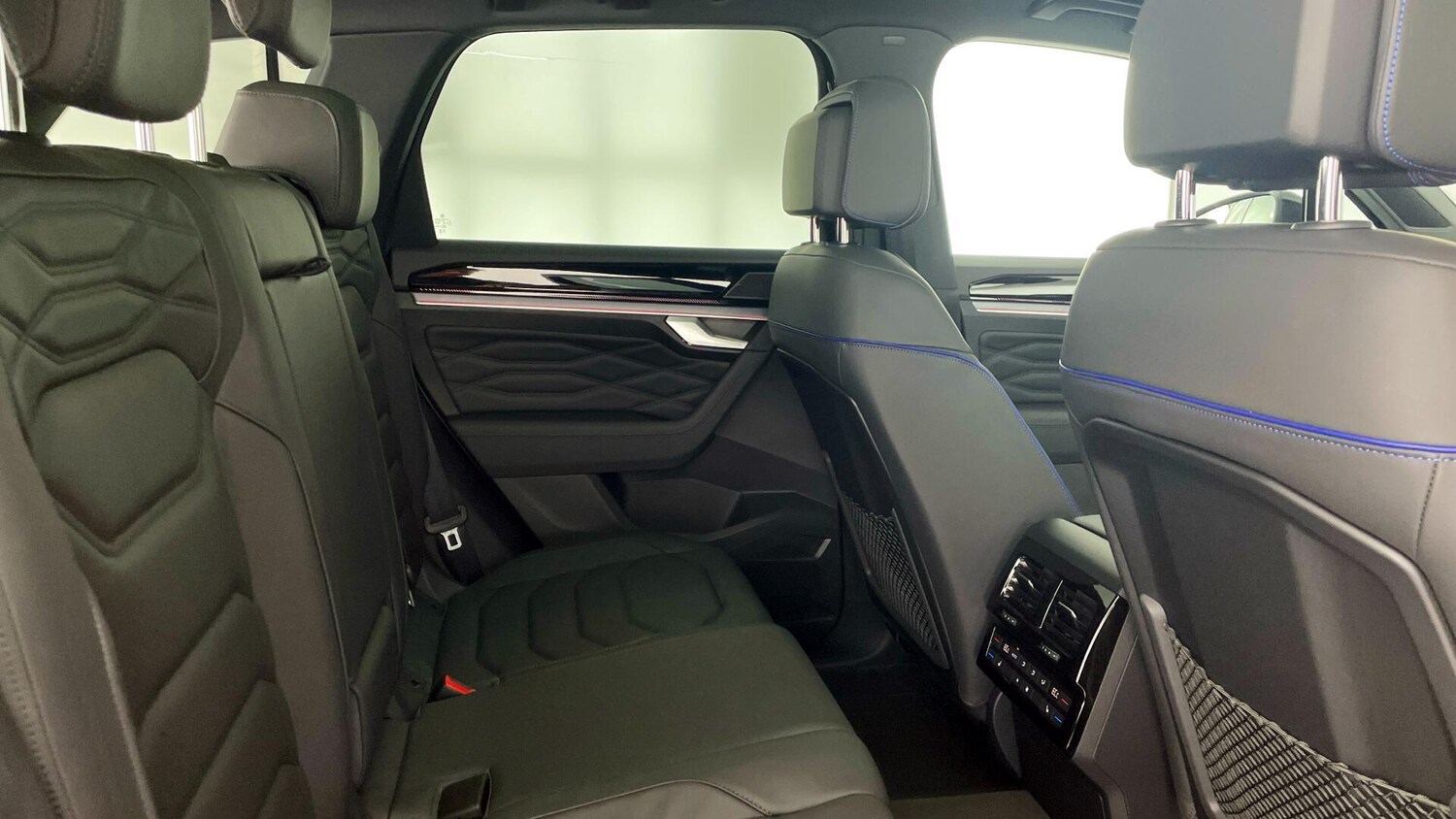 Used Volkswagen Touareg 2025 for sale - 77701416: Photo 33