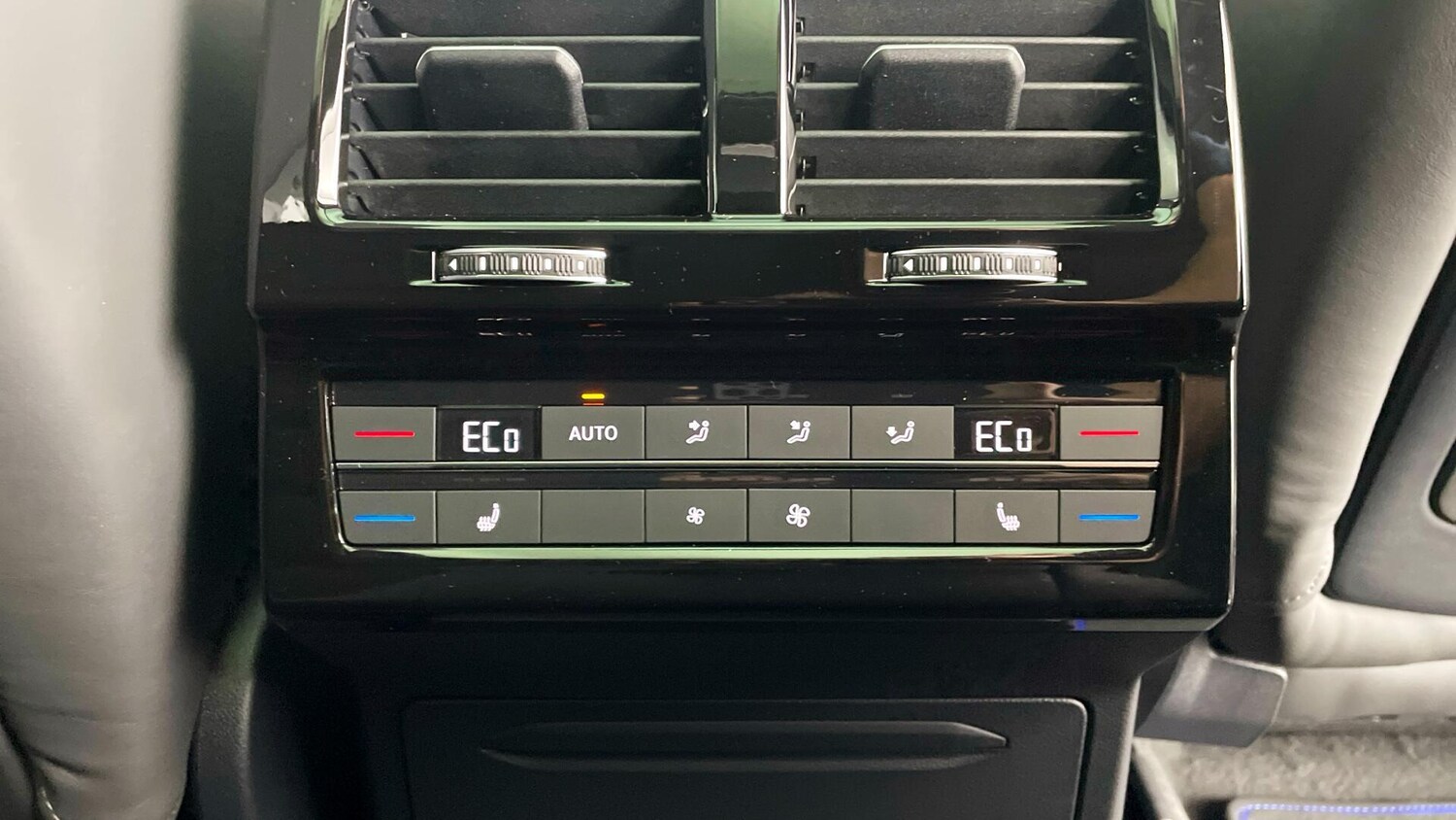 Used Volkswagen Touareg 2025 for sale - 77701416: Photo 35