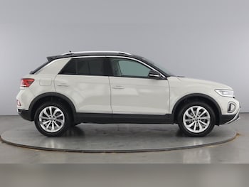 Used Volkswagen T-Roc 2022 for sale - 75604543: Photo