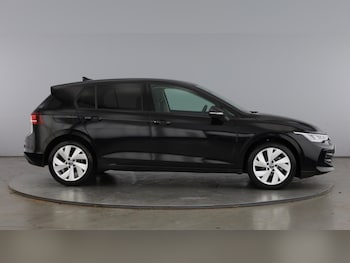 Used Volkswagen Golf 2024 for sale - 77975621: Photo