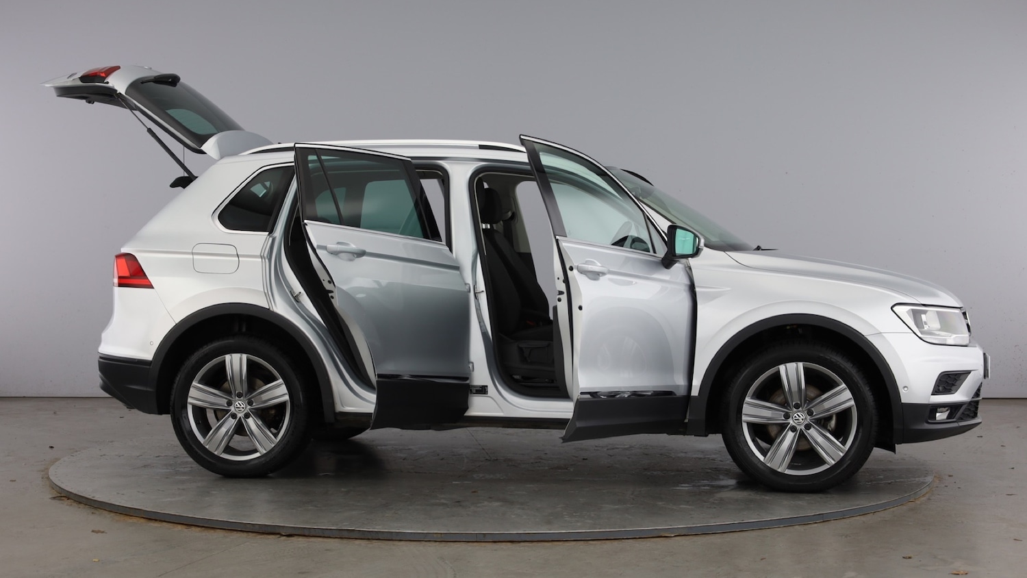 Used Volkswagen Tiguan 2019 for sale - 77896389: Photo 11