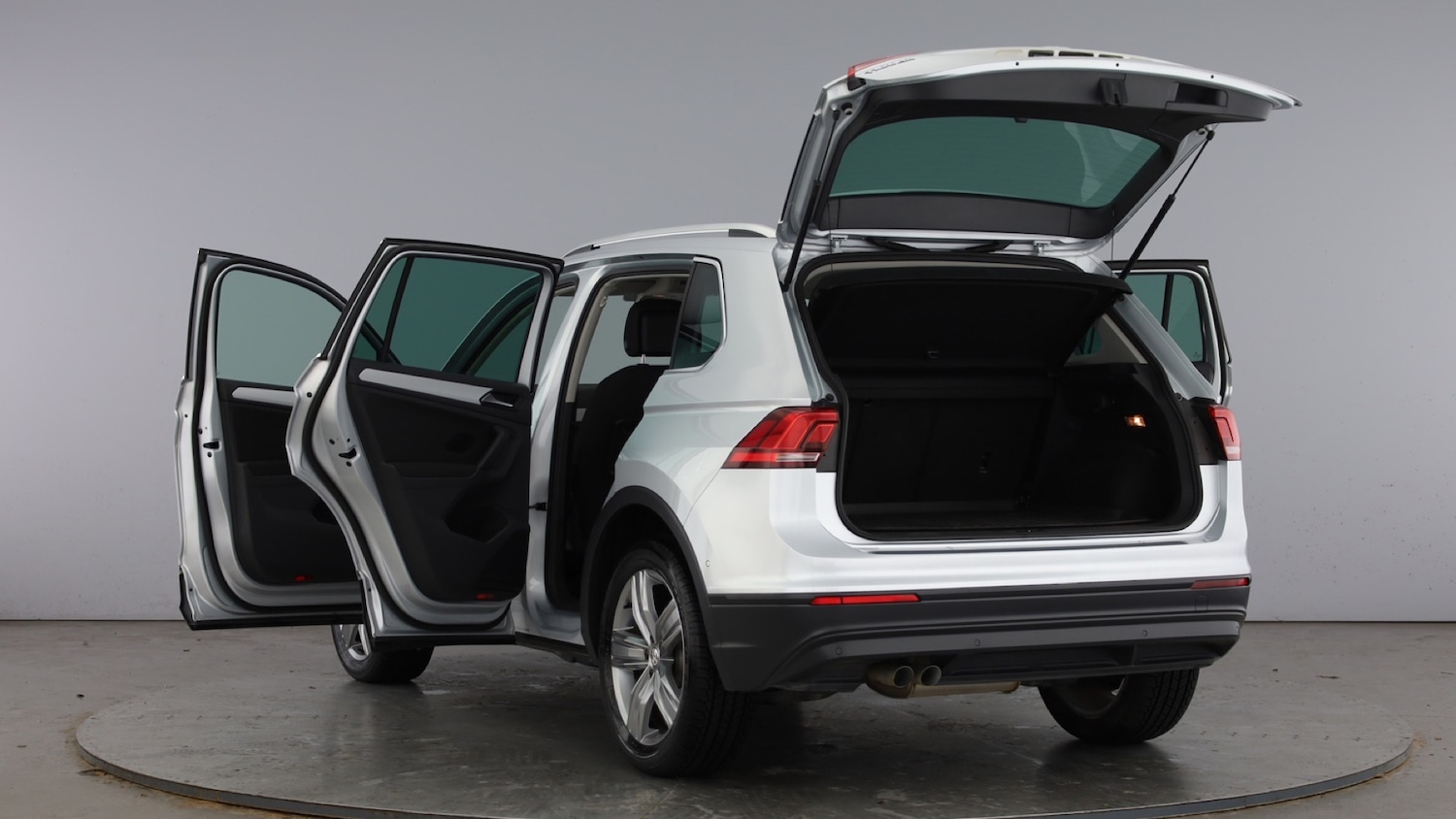 Used Volkswagen Tiguan 2019 for sale - 77896389: Photo 12