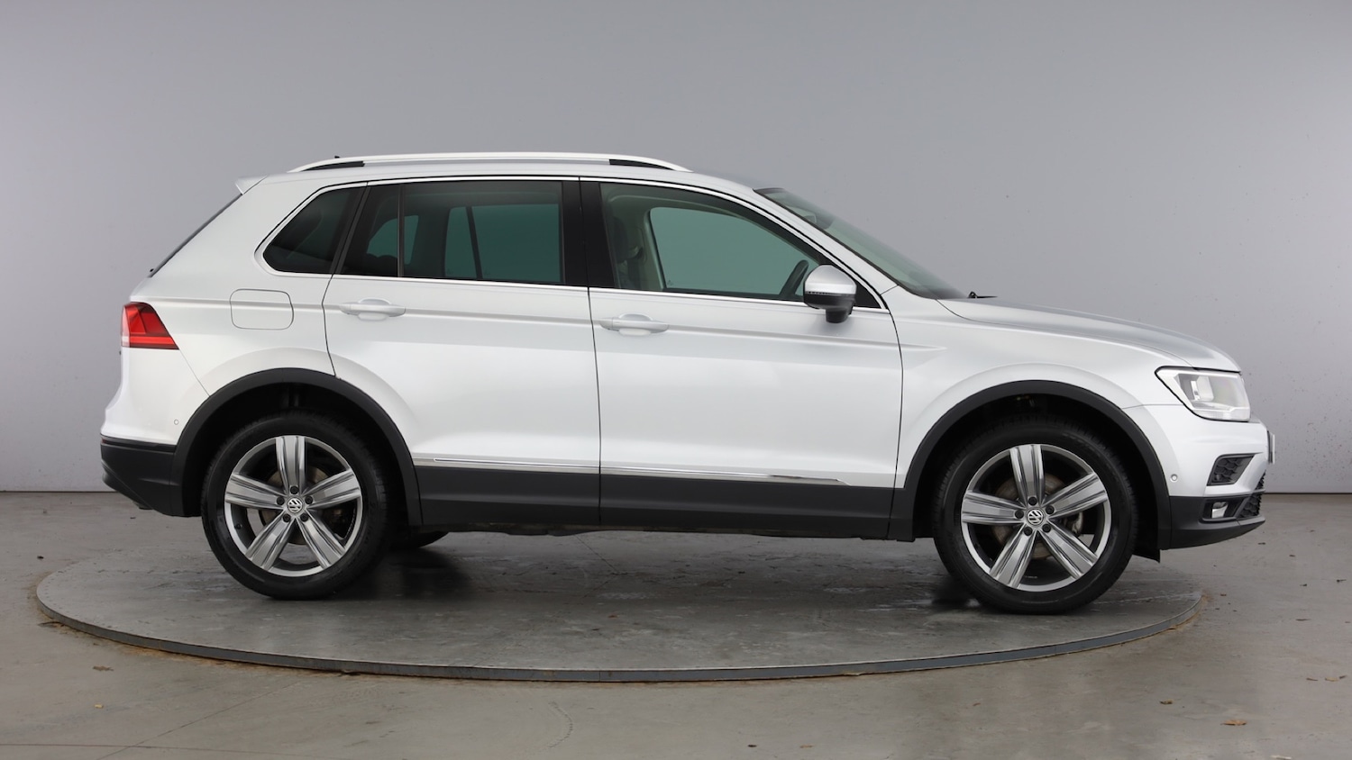 Used Volkswagen Tiguan 2019 for sale - 77896389: Photo 4