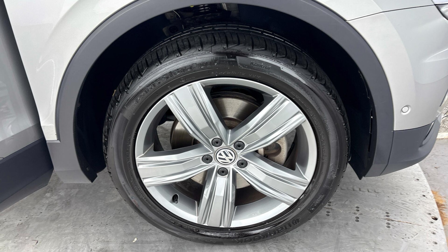 Used Volkswagen Tiguan 2017 for sale - 77515664: Photo 5