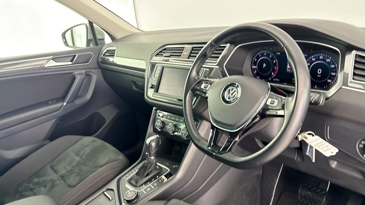 Used Volkswagen Tiguan 2017 for sale - 77515664: Photo 6