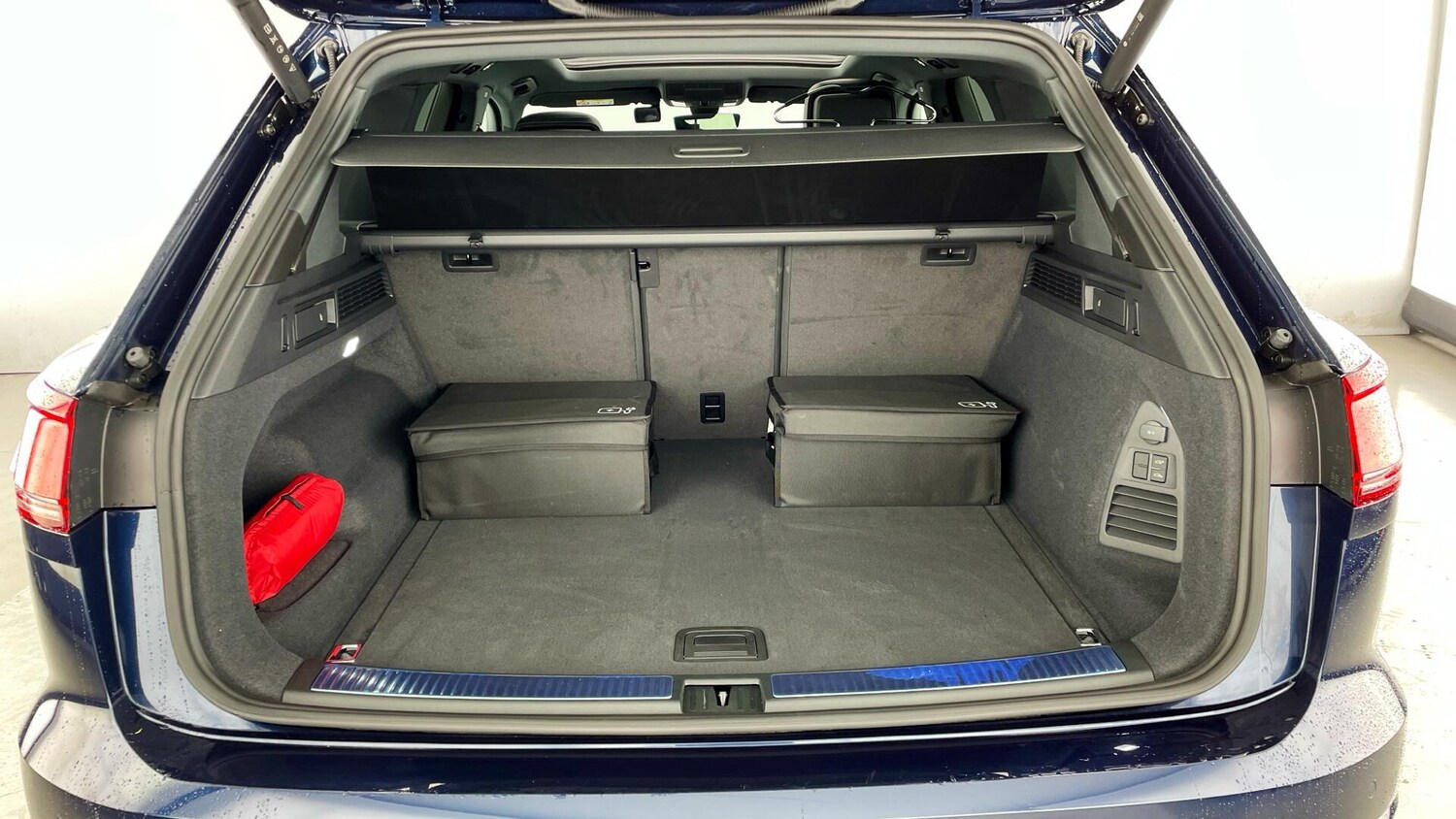 Used Volkswagen Touareg 2025 for sale - 77781929: Photo 19