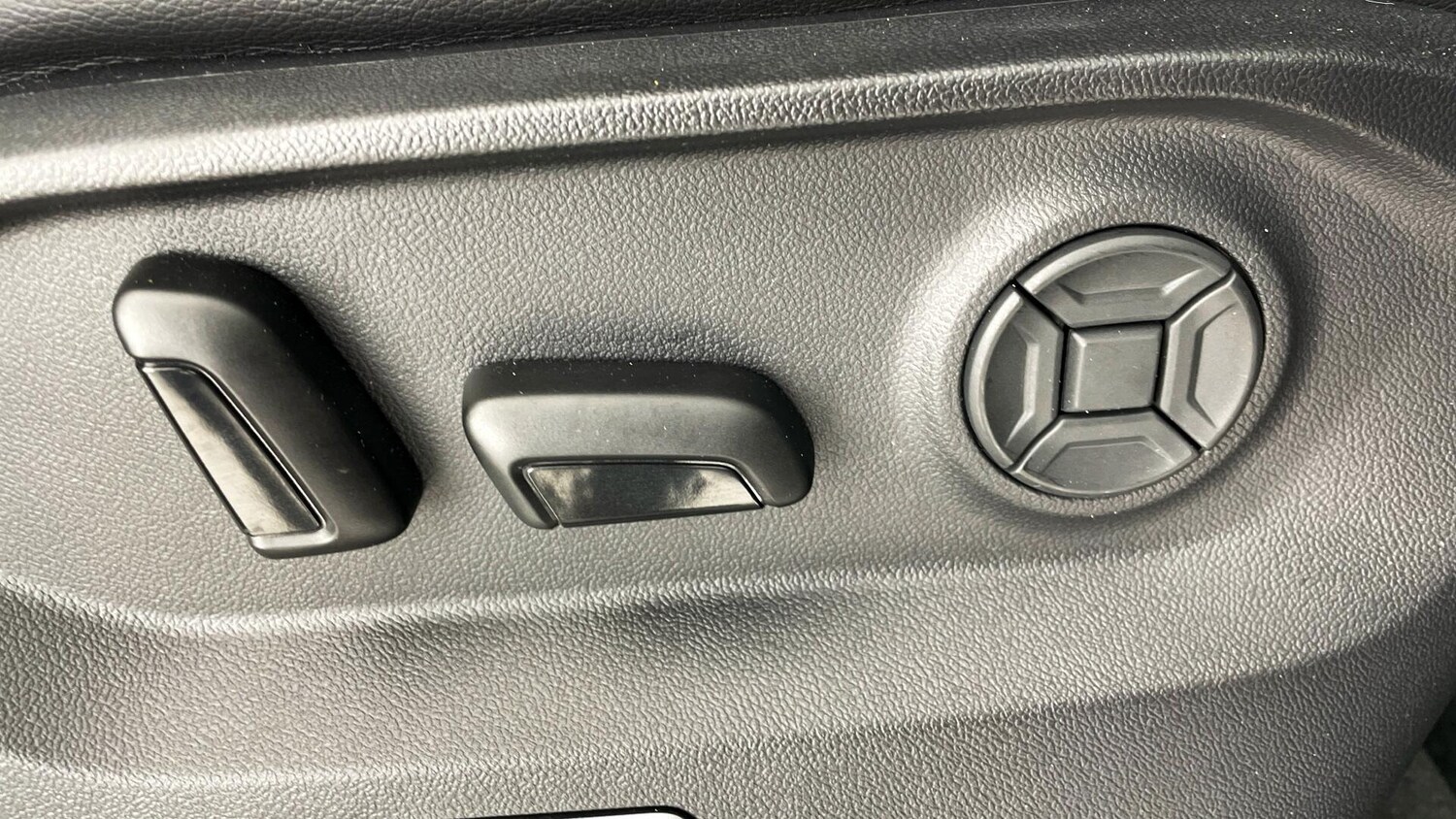 Used Volkswagen Touareg 2025 for sale - 77781929: Photo 22