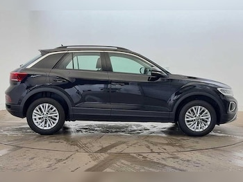 Used Volkswagen T-Roc 2024 for sale - 76064623: Photo 4