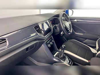 Used Volkswagen T-Roc 2019 for sale - 76603517: Photo