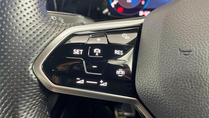 Used Volkswagen Golf 2023 for sale - 75985183: Photo 24