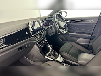 Used Volkswagen T-Roc 2022 for sale - 78028097: Photo