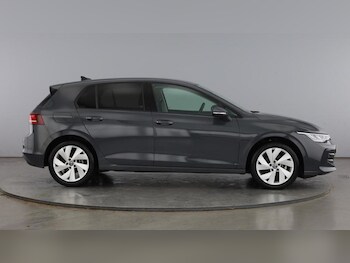 Used Volkswagen Golf 2024 for sale - 77363517: Photo