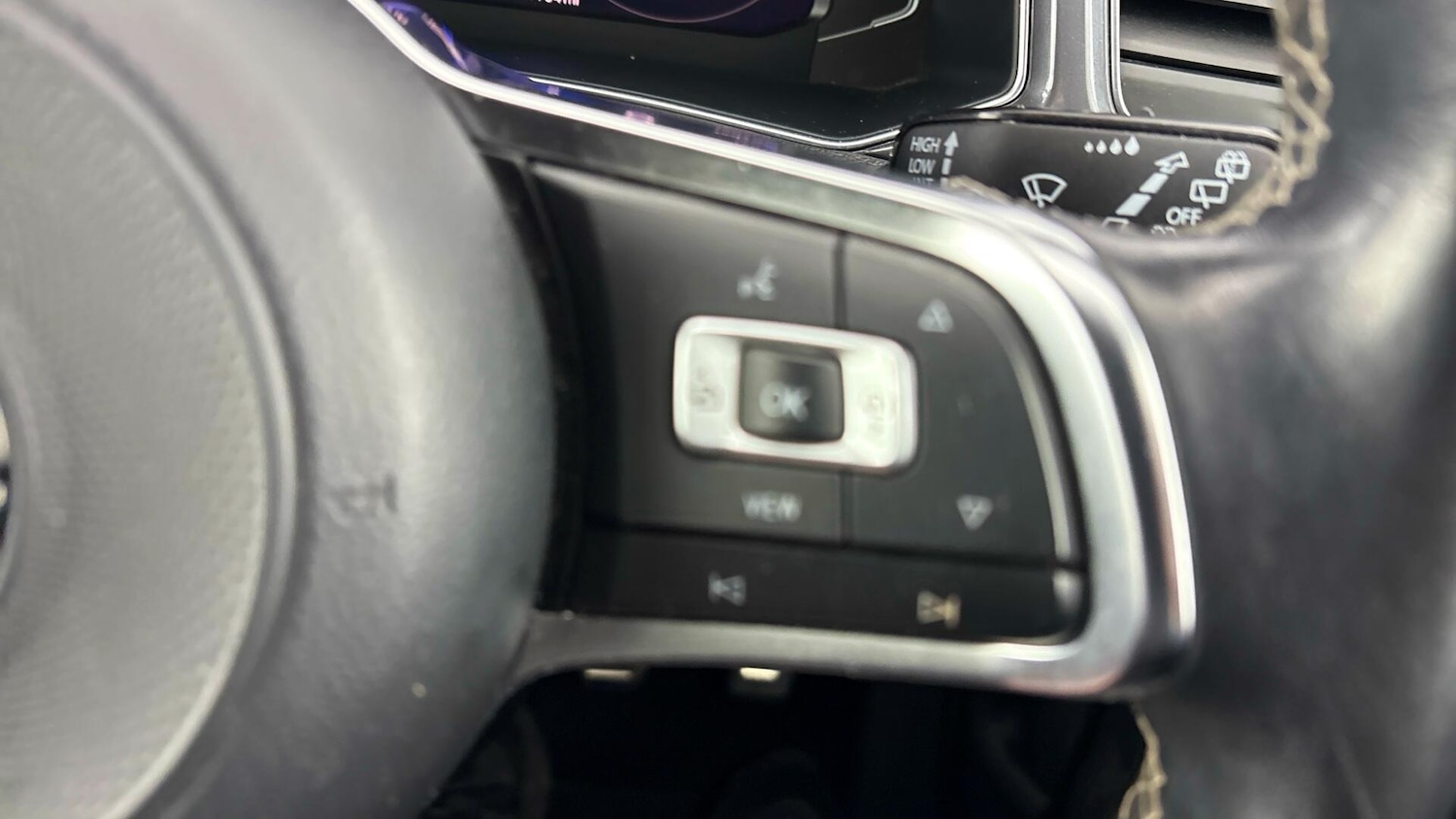 Used Volkswagen T-Roc 2020 for sale - 77802614: Photo 20