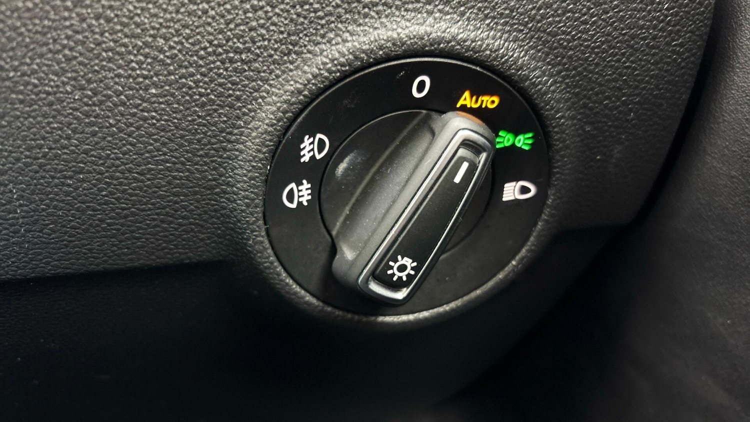 Used Volkswagen T-Roc 2020 for sale - 77802614: Photo 24