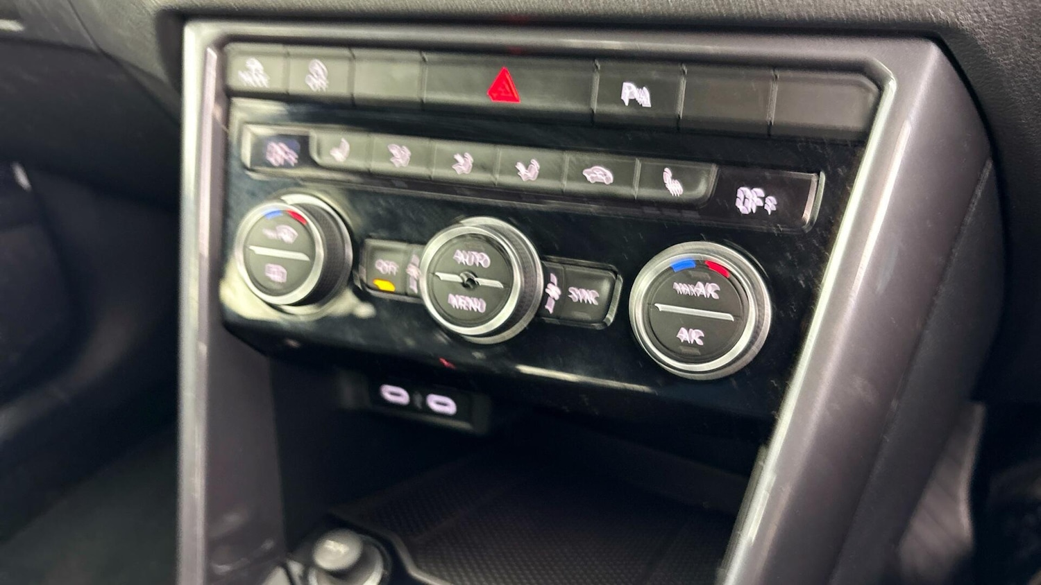 Used Volkswagen T-Roc 2020 for sale - 77802614: Photo 25