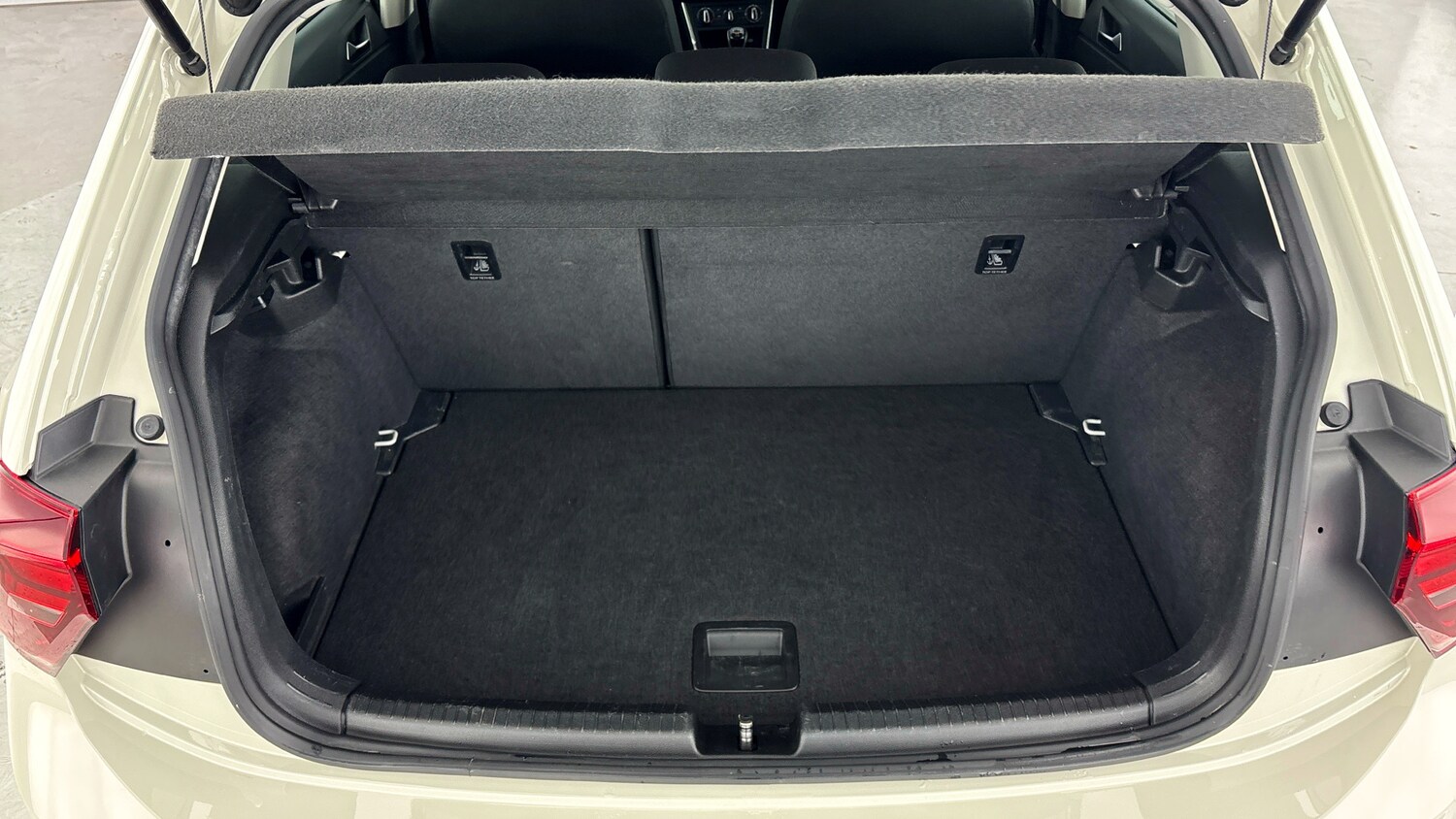 Used Volkswagen Polo 2023 for sale - 77602602: Photo 28