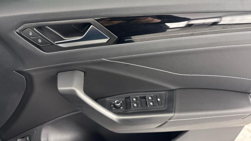 Used Volkswagen T-Roc for sale - 77447450: Photo 20